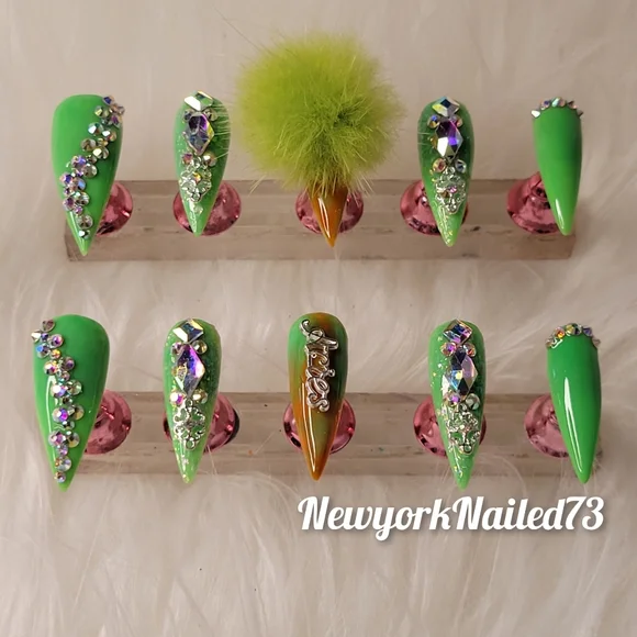 Acrylic press on nails - Picture 1 of 5